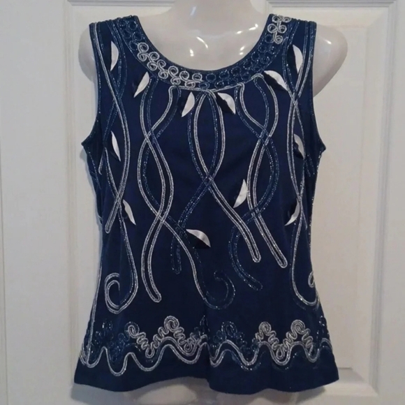 💙🏍dark blue top with sparkly applique embroidery - Picture 8 of 8